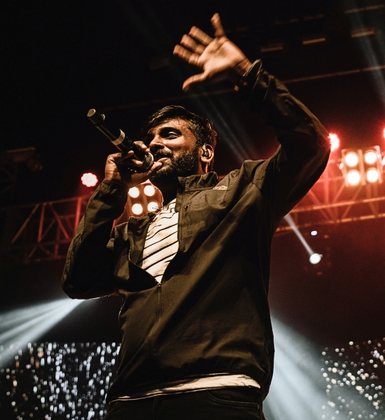 Selvam performing at concert